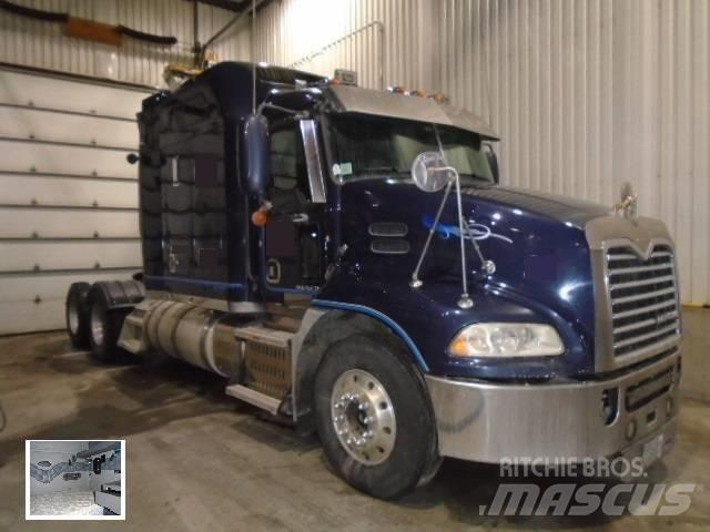 Mack CXU 613 Motrici e Trattori Stradali