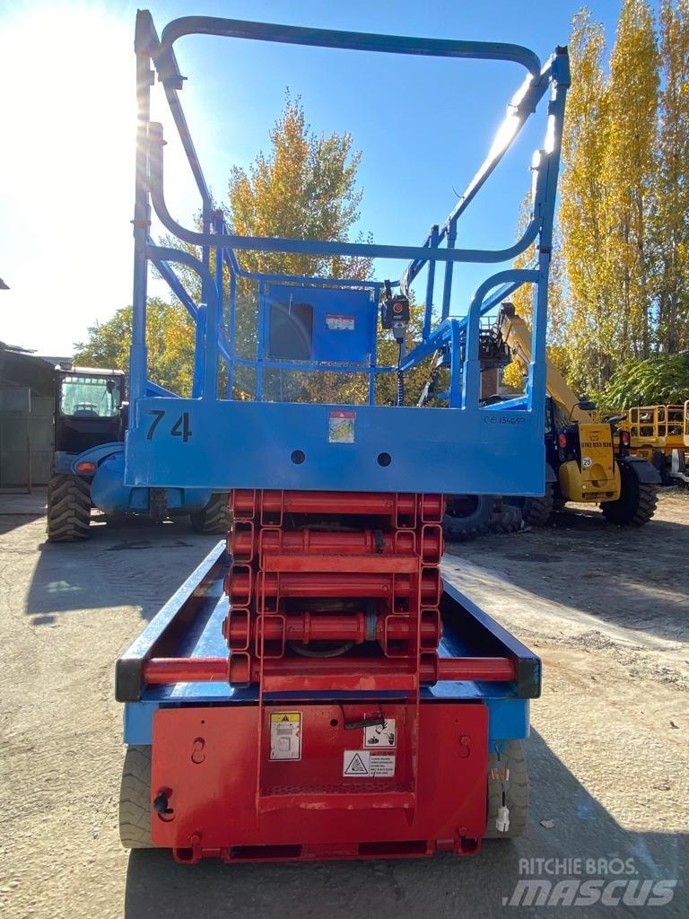 Haulotte Compact 12 Piattaforme a pantografo
