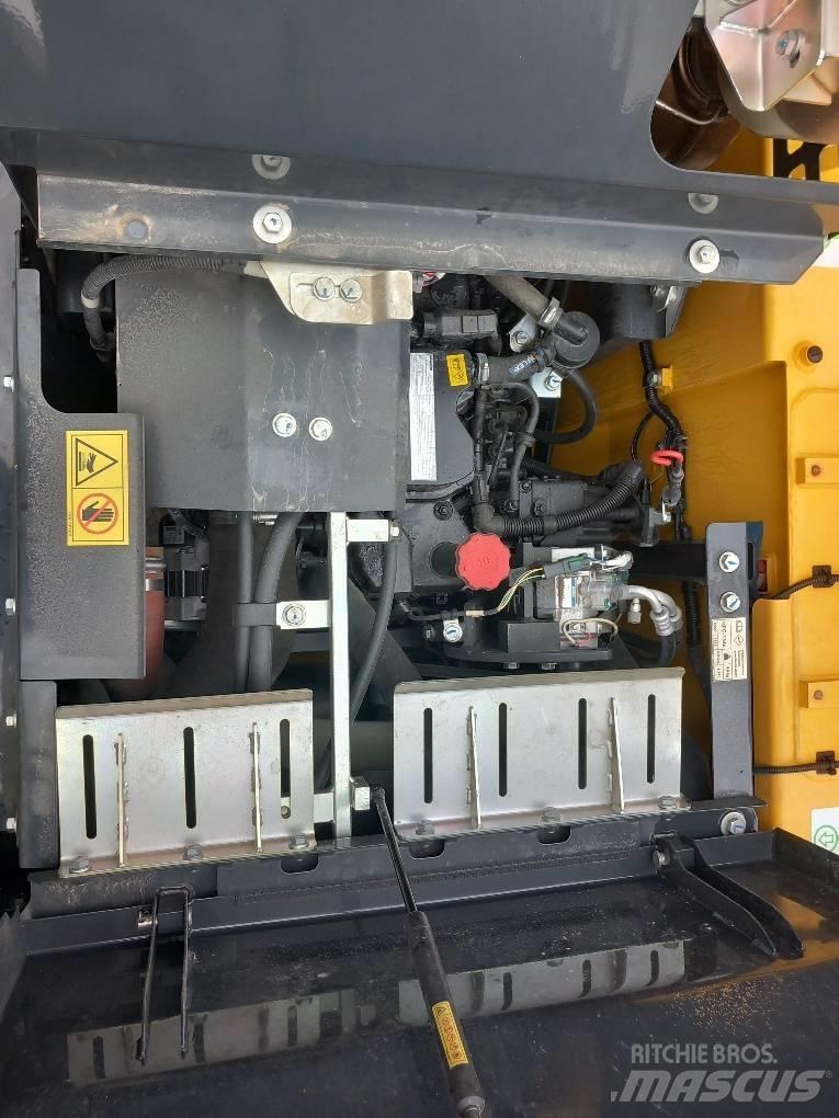 Komatsu PW160-11E0 Escavatori gommati