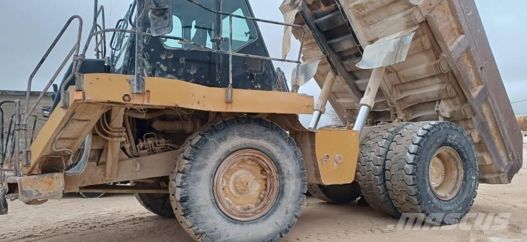 CAT 773 F Dumper a telaio rigido