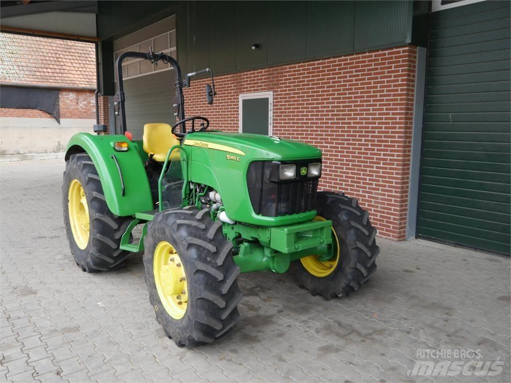 John Deere 5065E Trattori