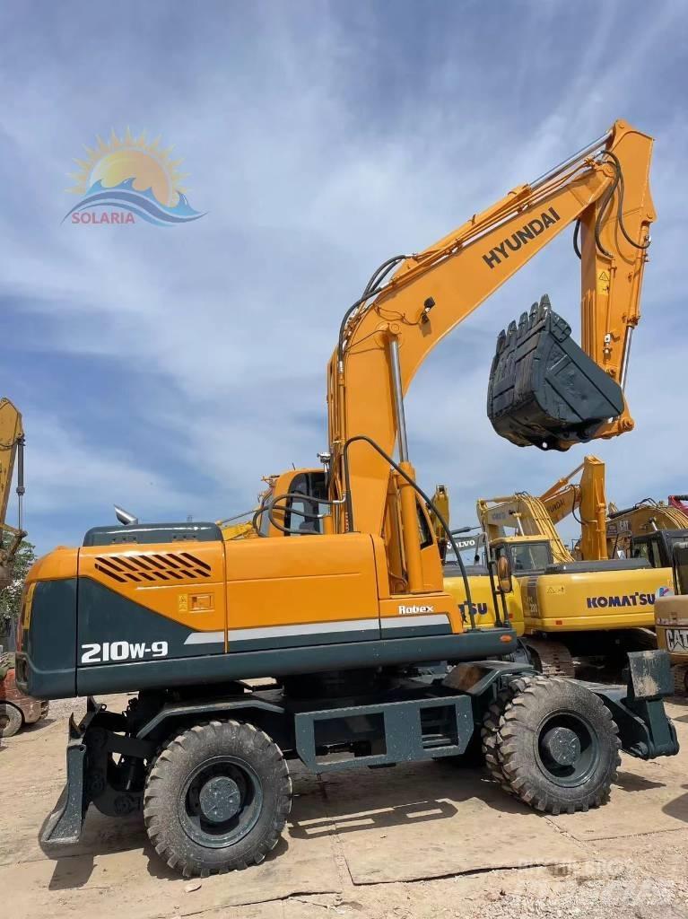 Hyundai R210W-9 Escavatori gommati