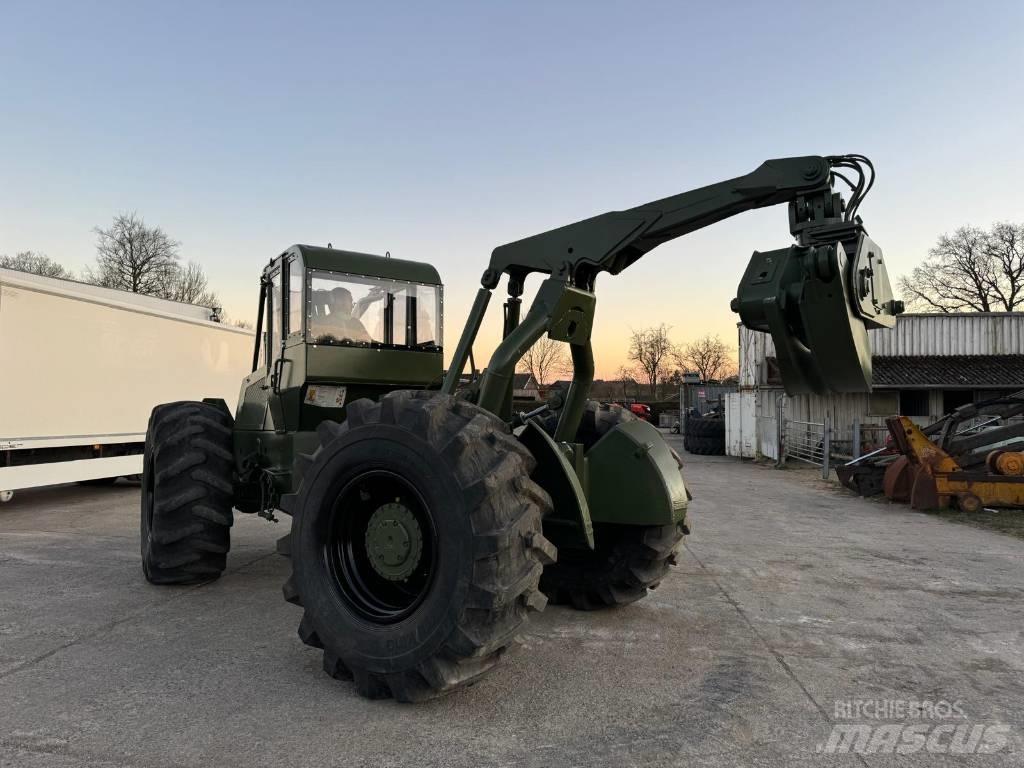 Clark Ranger 667C Trattori Forestali