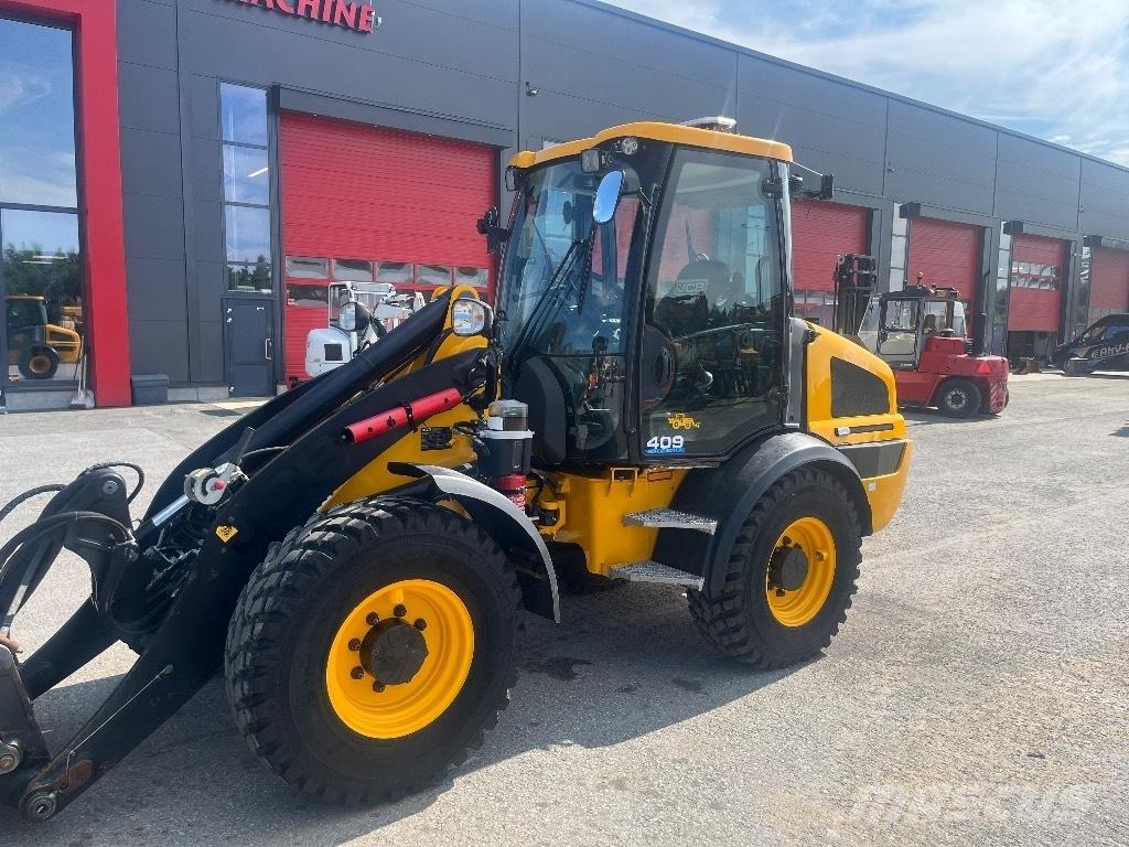 JCB 409 / Myyty, Sold Pale gommate