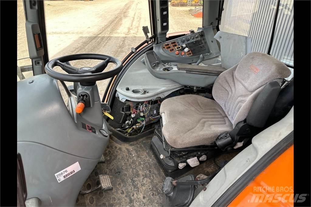 Valtra N142 Trattori