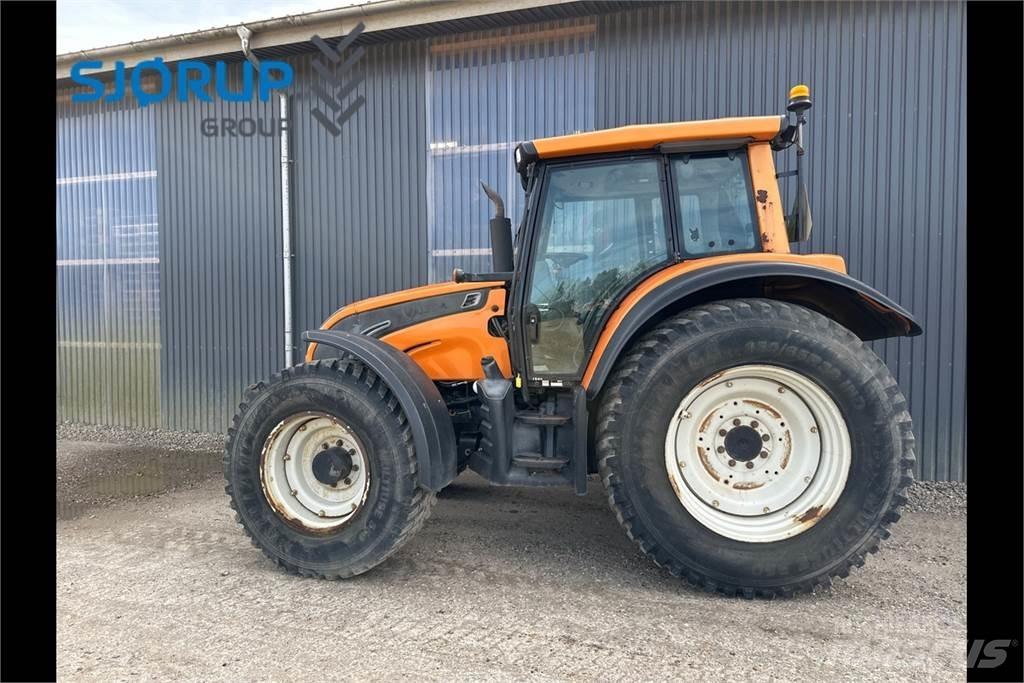 Valtra N142 Trattori