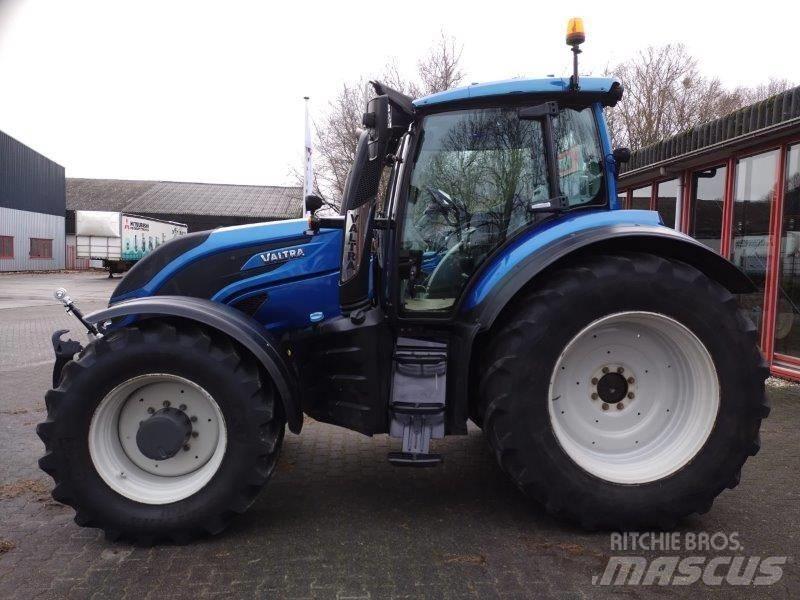 Valtra T234 D Trattori