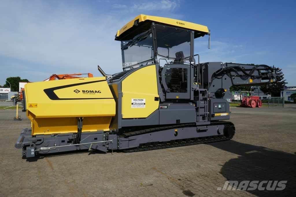 Bomag BMF 2500 M Alimentatori