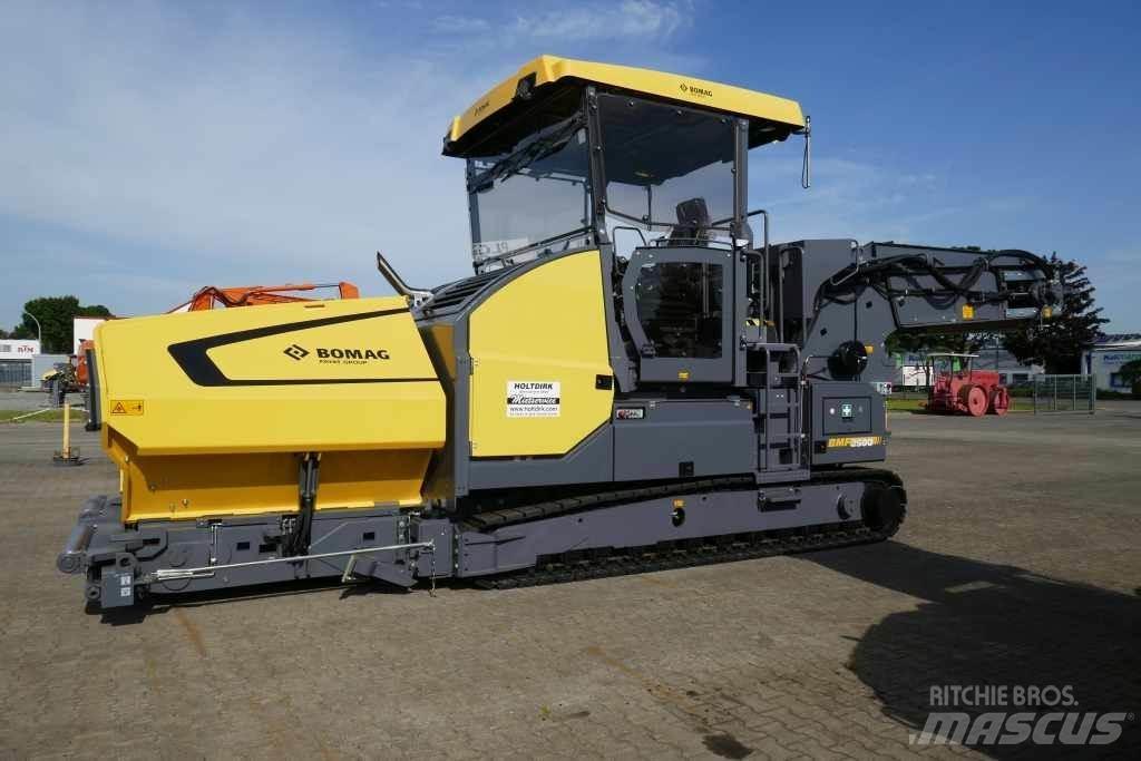Bomag BMF 2500 M Alimentatori