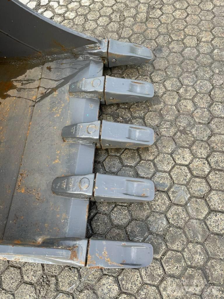 Volvo EC355 Bucket Benne