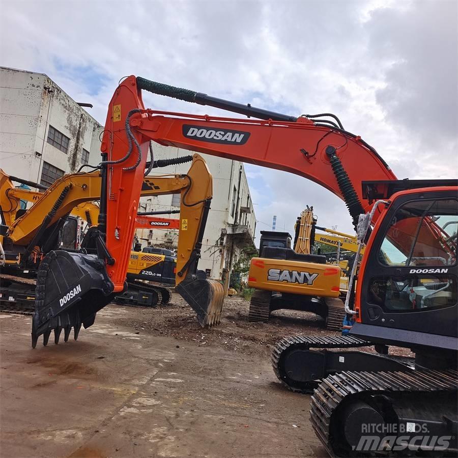 Doosan DX300 Escavatori cingolati