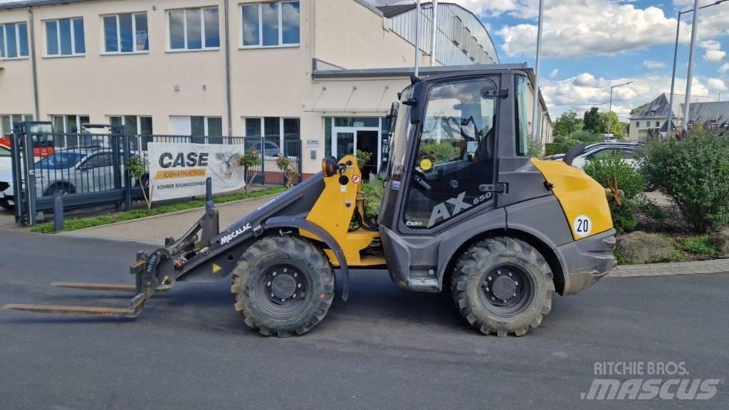 Mecalac AX 850 Pale gommate
