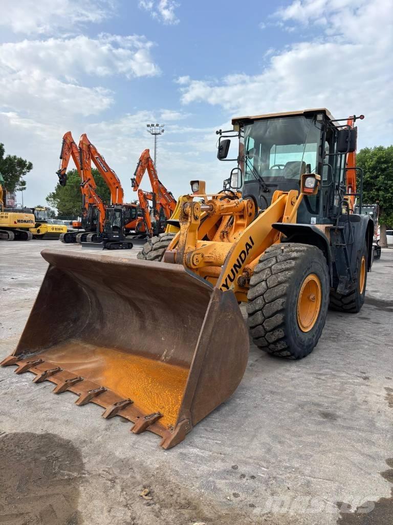 Hyundai HL 757-9 A Pale gommate