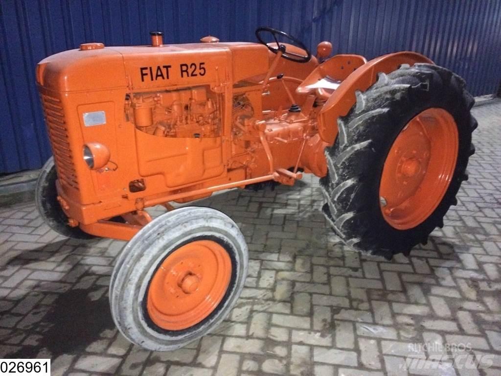 Fiat R25 2WD Trattori