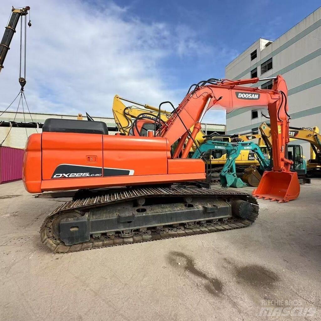 Doosan DX 225 LC-9C Escavatori cingolati