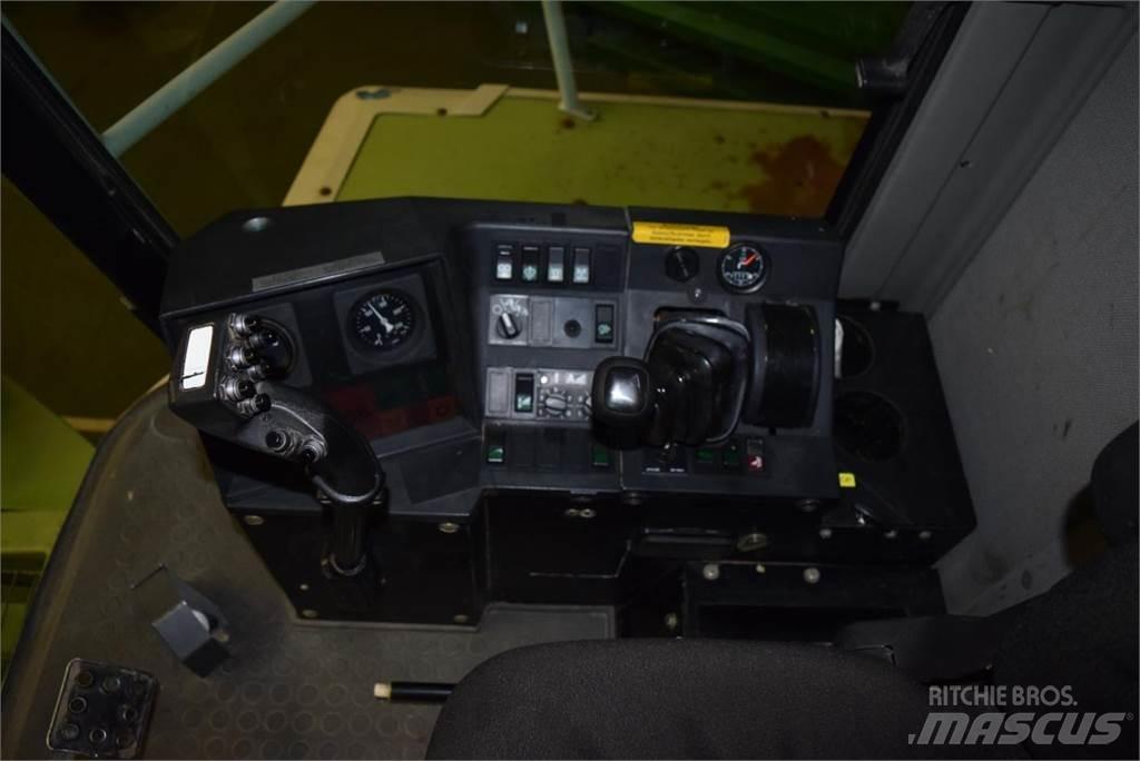 CLAAS Jaguar 820 Trince semoventi