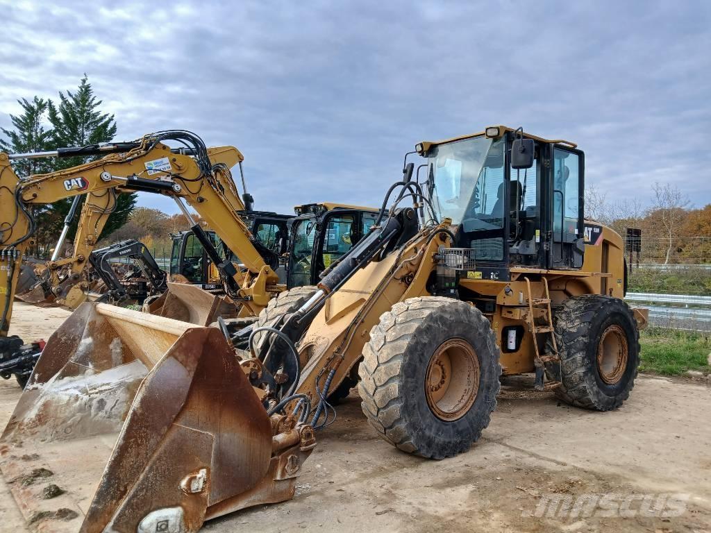 CAT 930 H Pale gommate