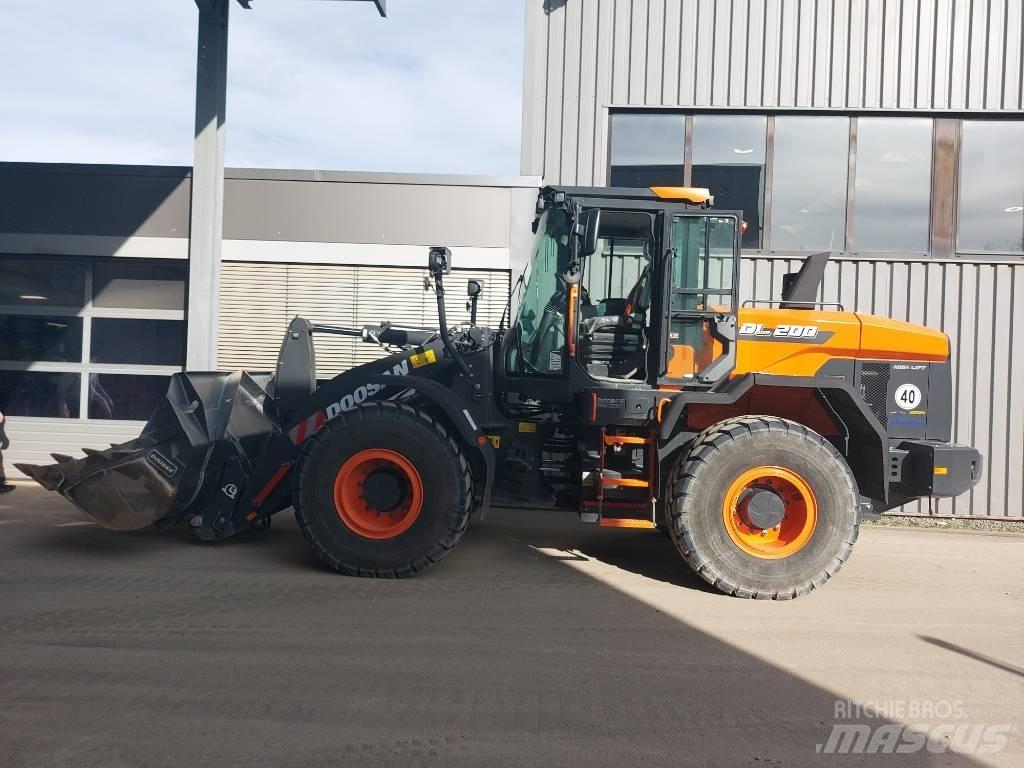 Develon DL 200-7 Pale gommate