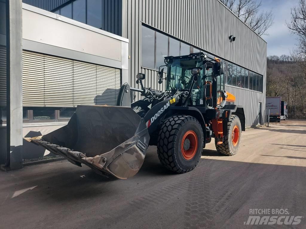 Develon DL 200-7 Pale gommate