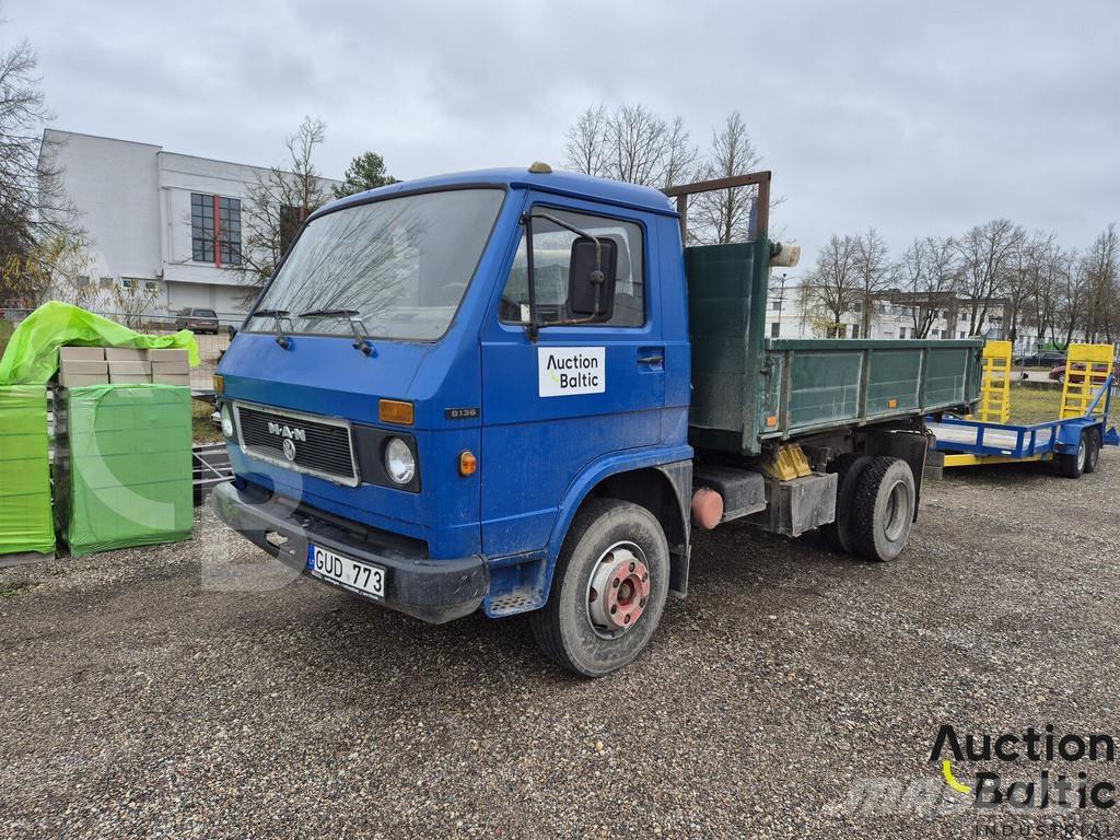 MAN 8.136 Camion con sponde ribaltabili