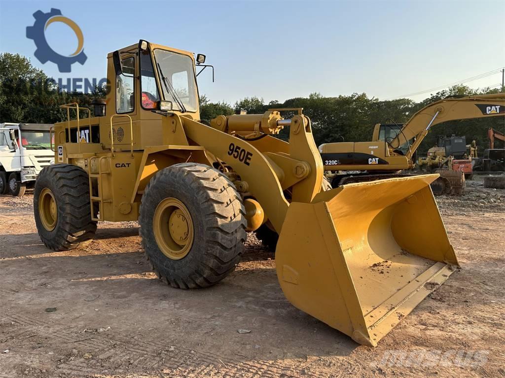 CAT 950 E Pale gommate