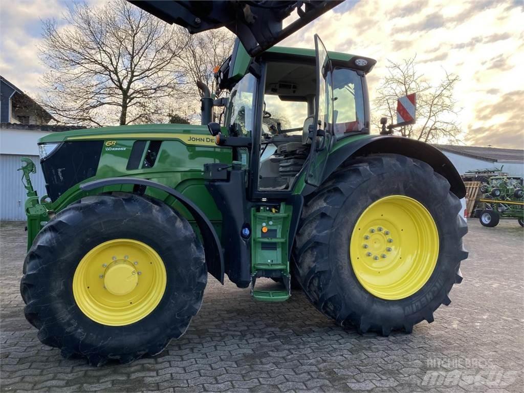 John Deere 6R 215 Trattori