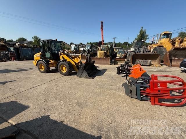 CAT 908 M - 40 Km/H Pale gommate