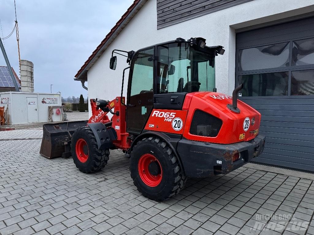 Kubota R 065 Pale gommate