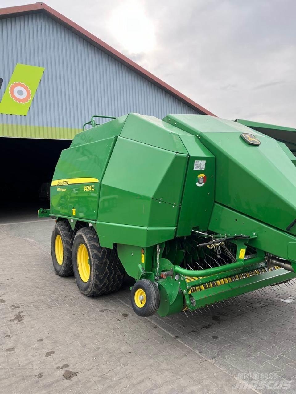 John Deere 1424 C Presse quadre