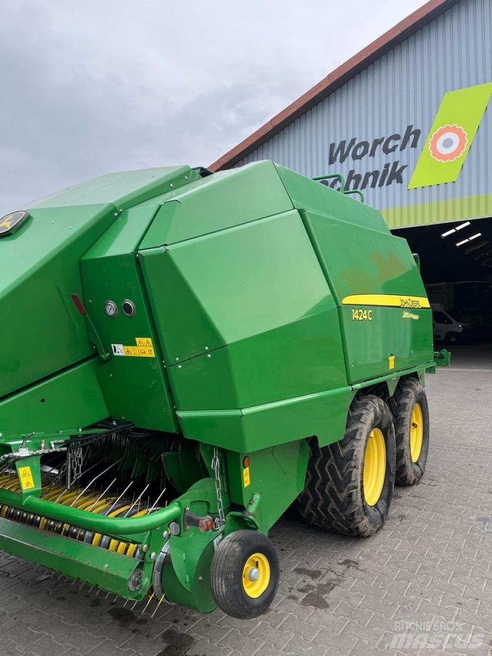 John Deere 1424 C Presse quadre
