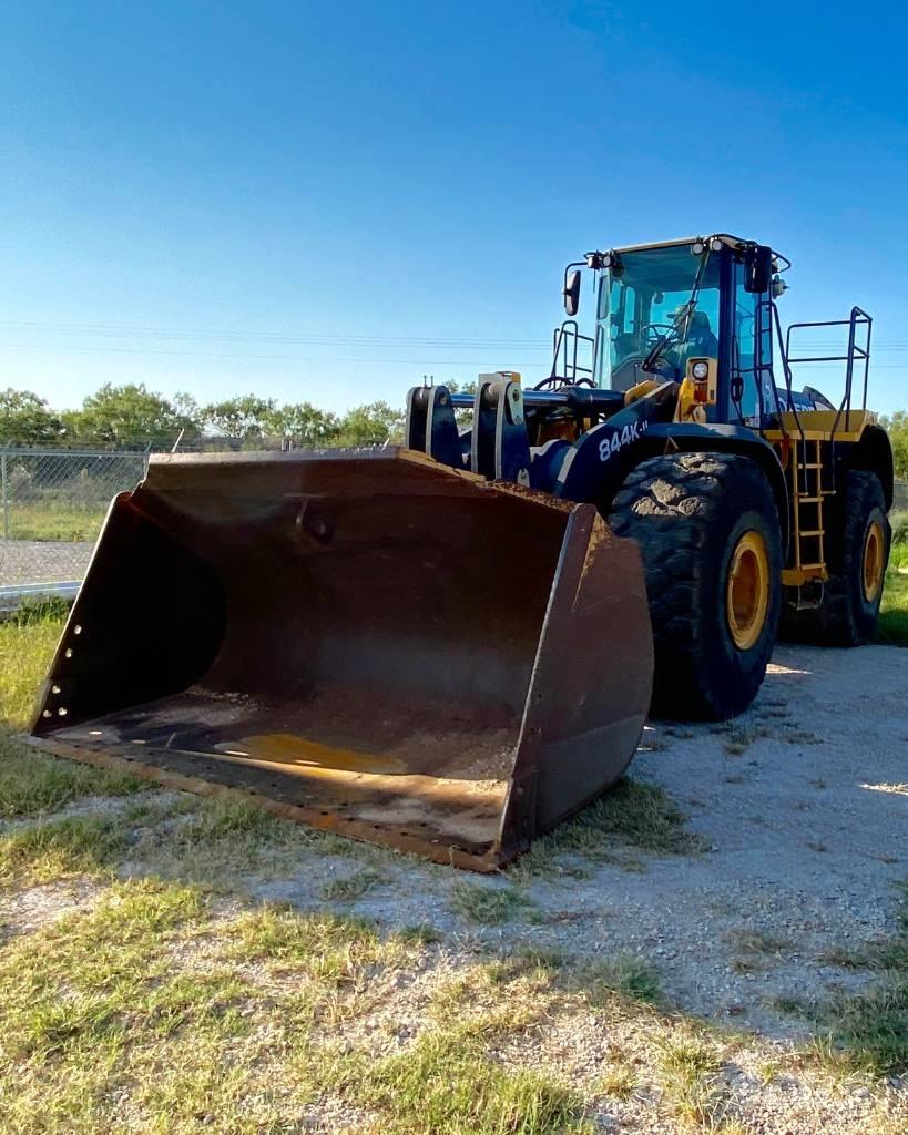 John Deere 844 K Pale gommate