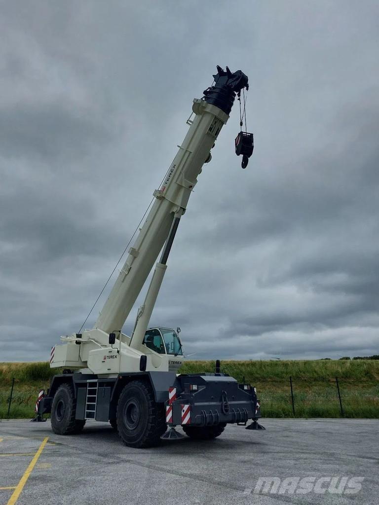 Terex RT100 Gru per terreni difficili