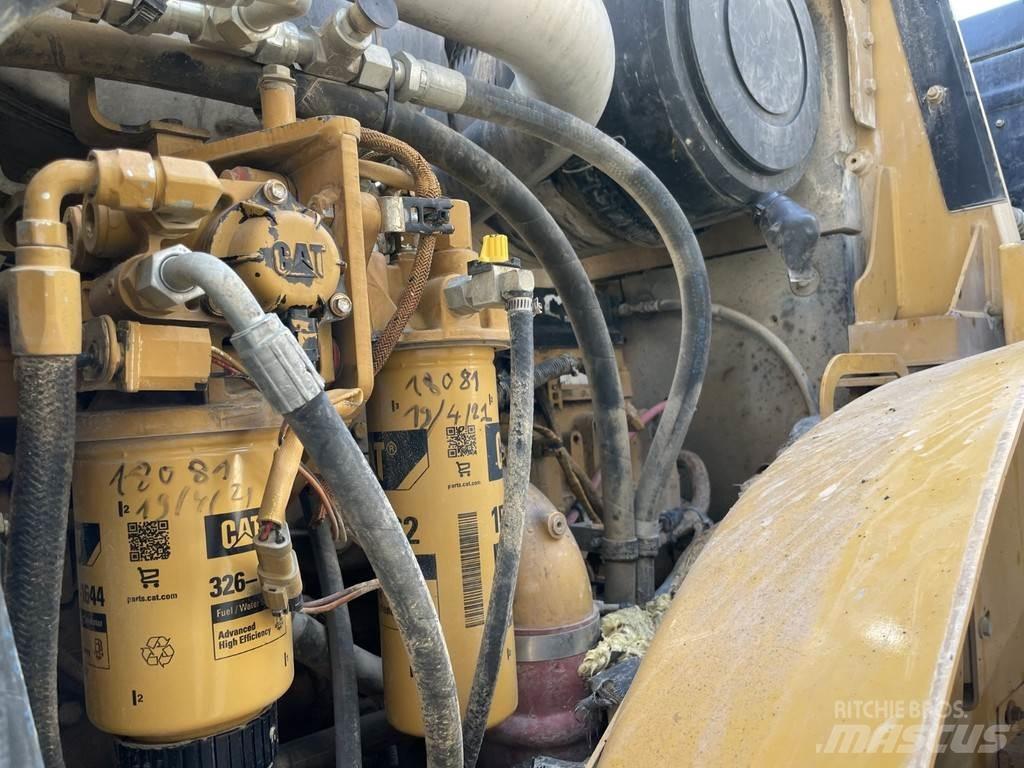 CAT 966H Pale gommate