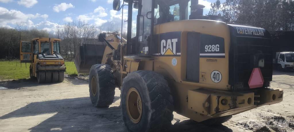 CAT 928 G Pale gommate