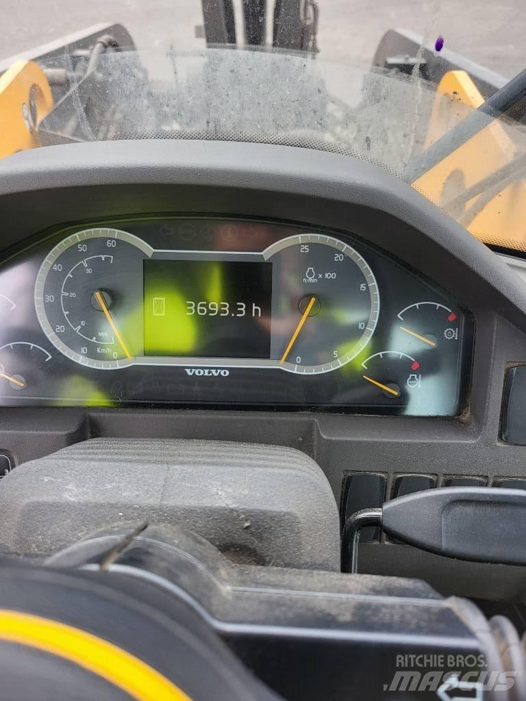 Volvo L 110 H Pale gommate