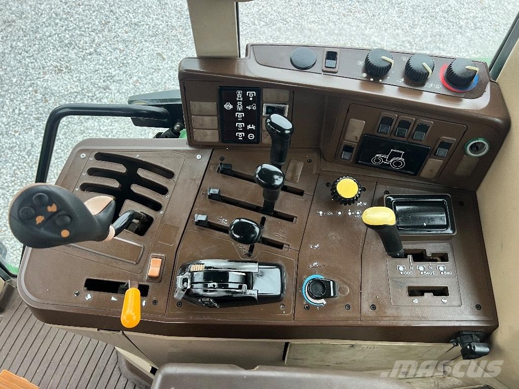 John Deere 6910 Trattori