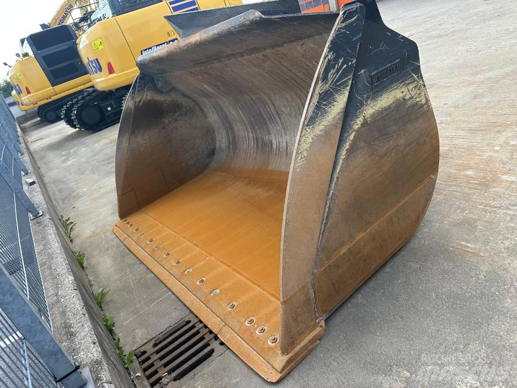 Komatsu Schaufel Benne