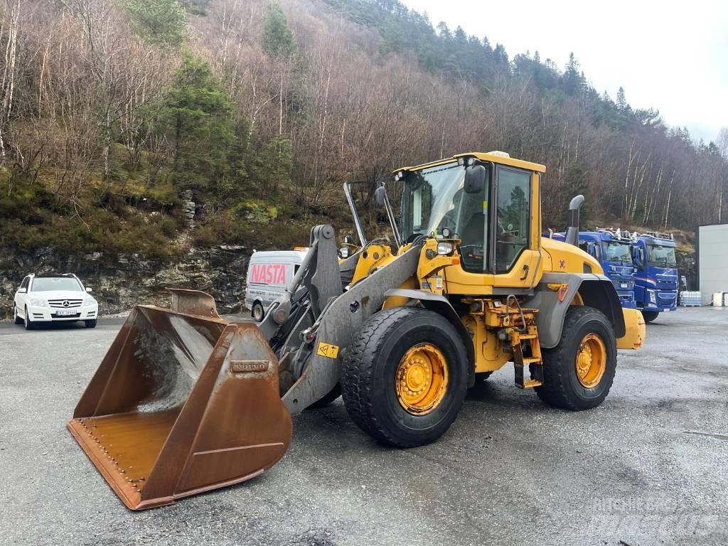Volvo L 90 G Pale gommate