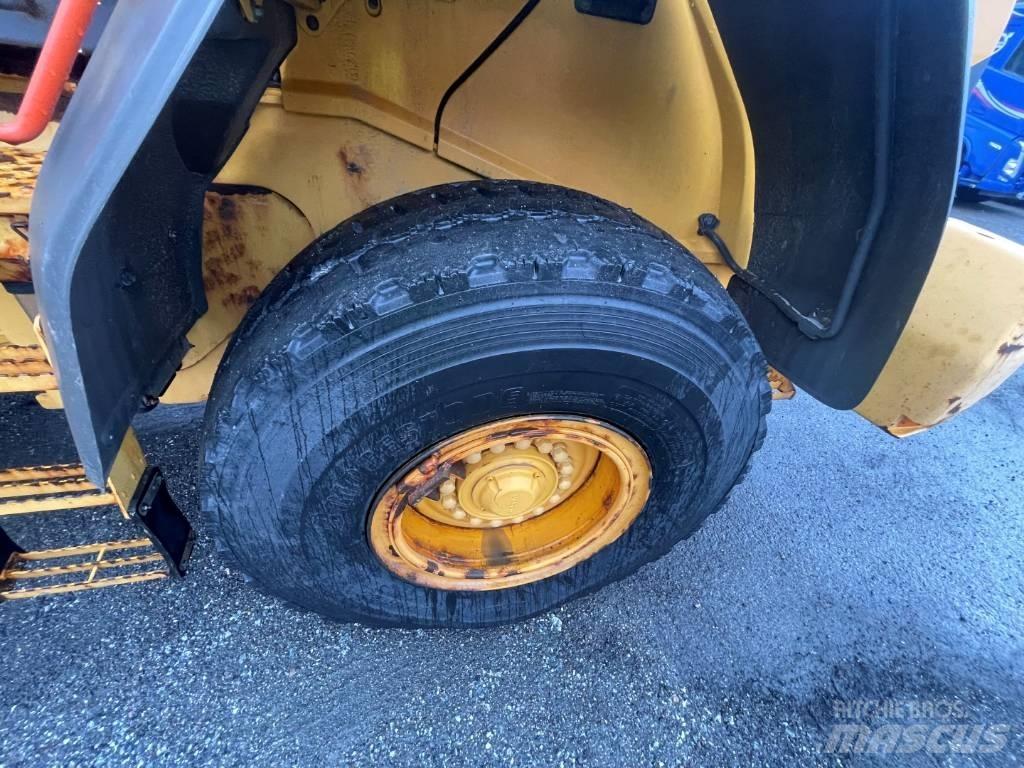 Volvo L 90 G Pale gommate