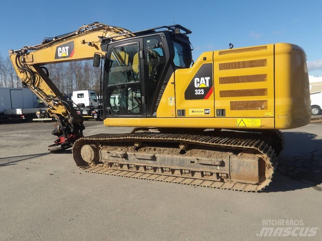 CAT 323 Escavatori cingolati