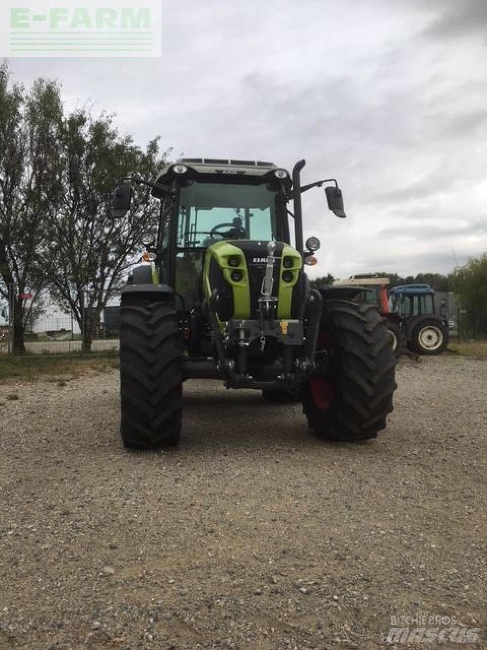 CLAAS axos 240 Trattori