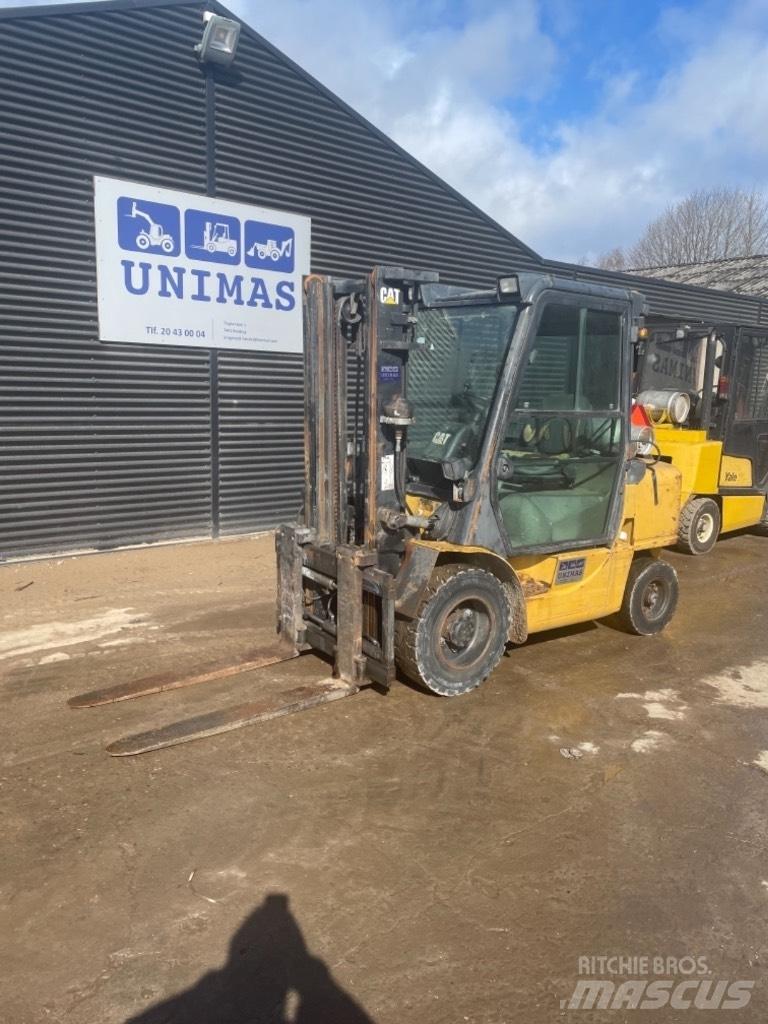 CAT GP 30 Carrelli elevatori GPL