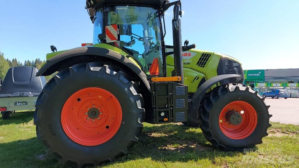 CLAAS Axion 810 Trattori