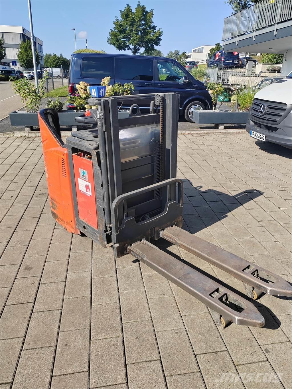 Linde L12 LHP SP Transpallet uomo a terra