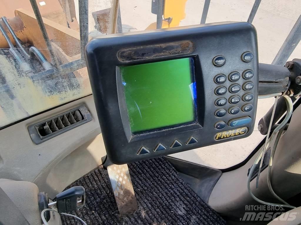 CASE 821 FXR Pale gommate