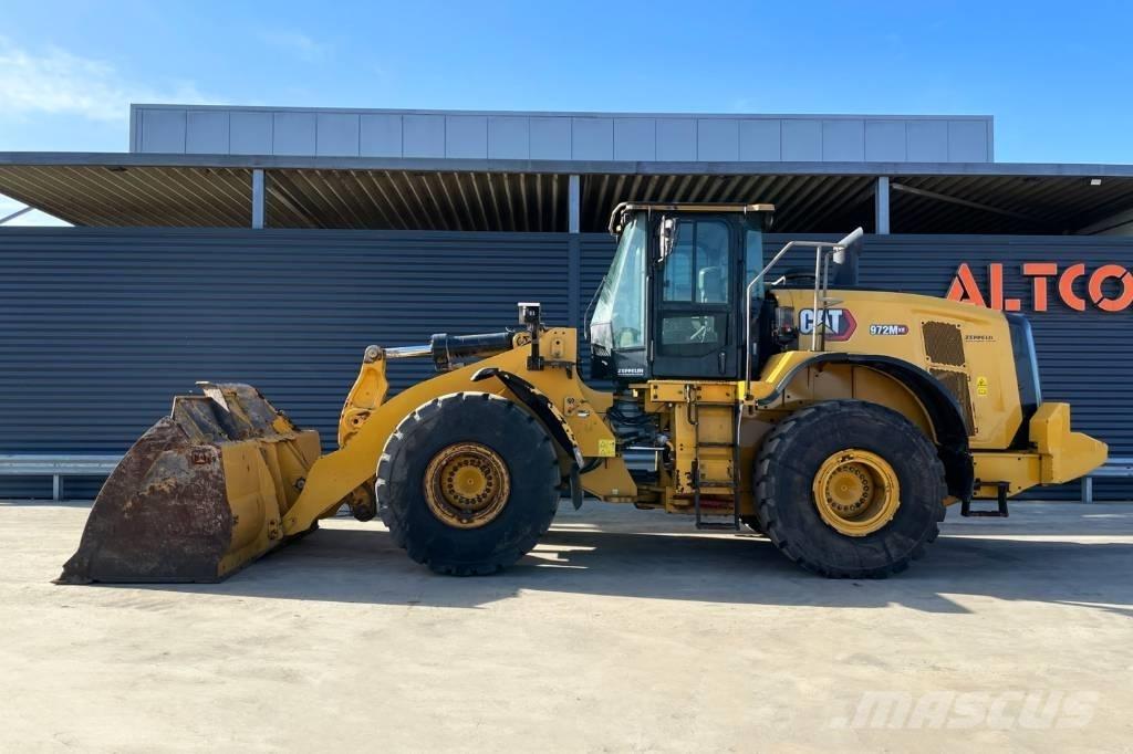 CAT 972M Pale gommate