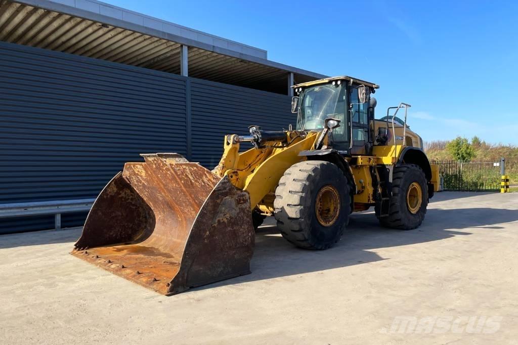 CAT 972M Pale gommate