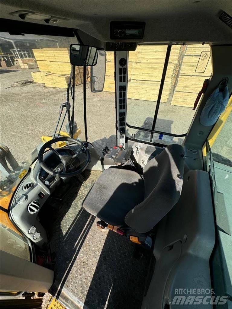Volvo L 60 F Pale gommate