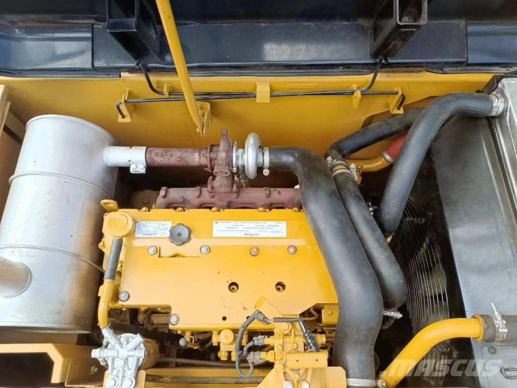 CAT 320 D Escavatori medi 7t - 12t