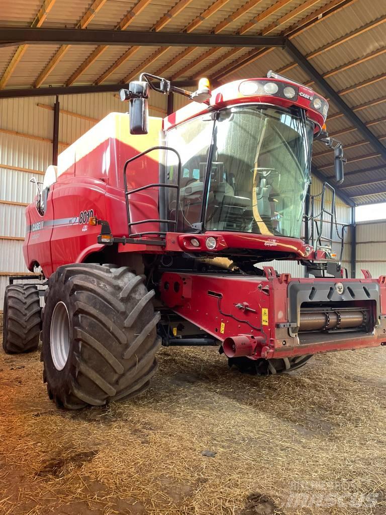 Case IH 8010 Mietitrebbiatrici